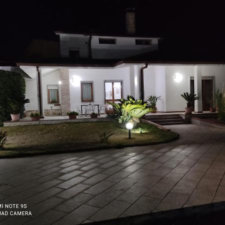 Villa Aristogatti San Pietro Vernotico Exterior photo