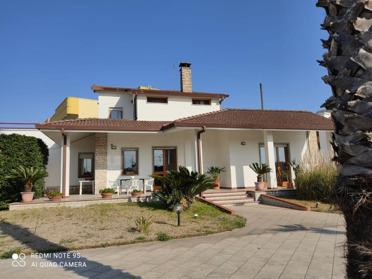 Villa Aristogatti San Pietro Vernotico Exterior photo